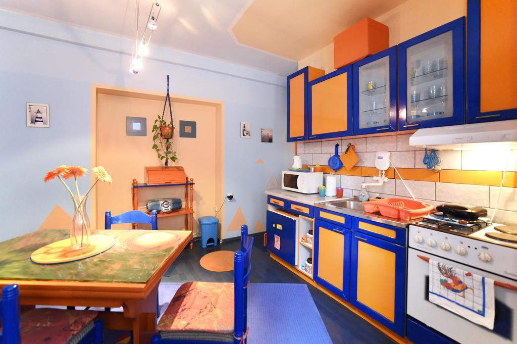 Apartment Orange Purple Blue Zagreb Exterior photo
